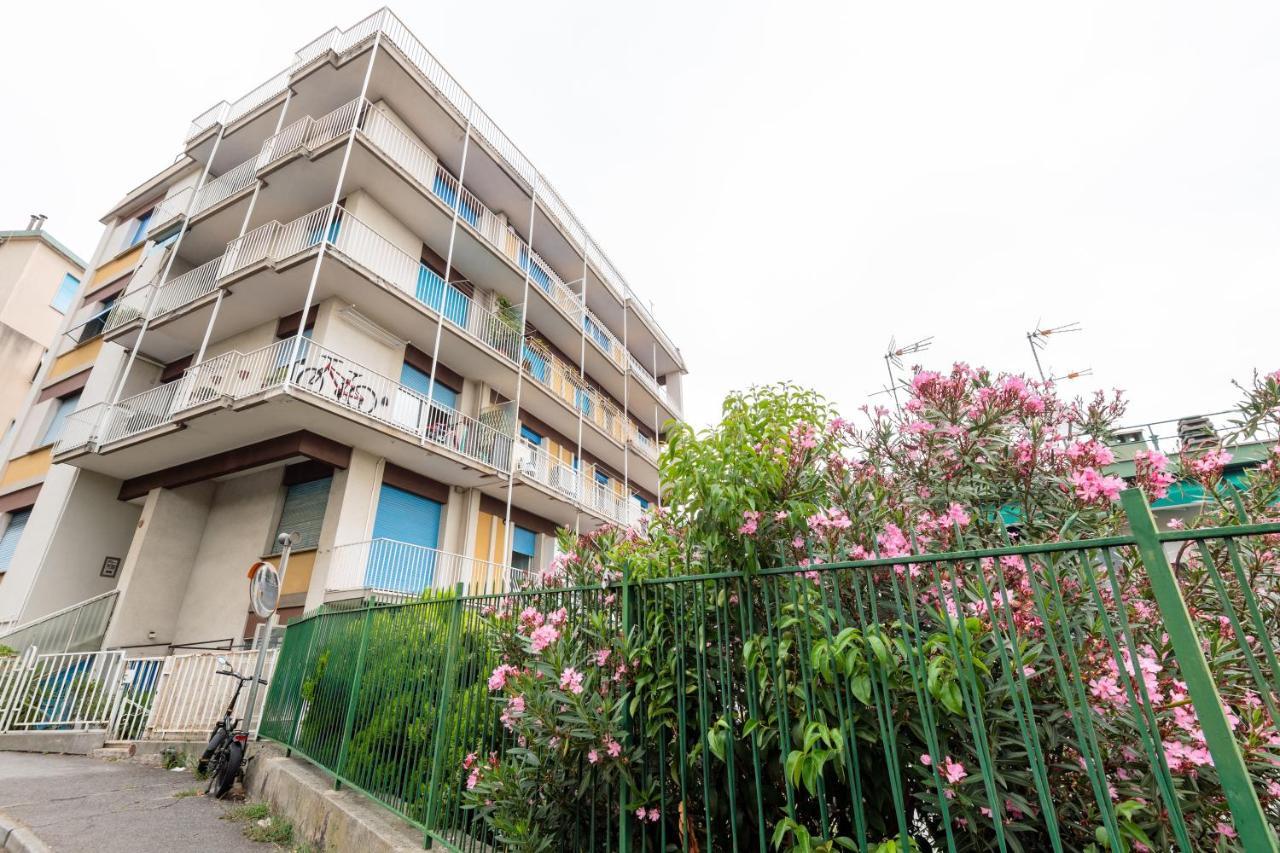 Modern Flat 250 Mt From The Sea - Albissola Marina Apartment Exterior photo
