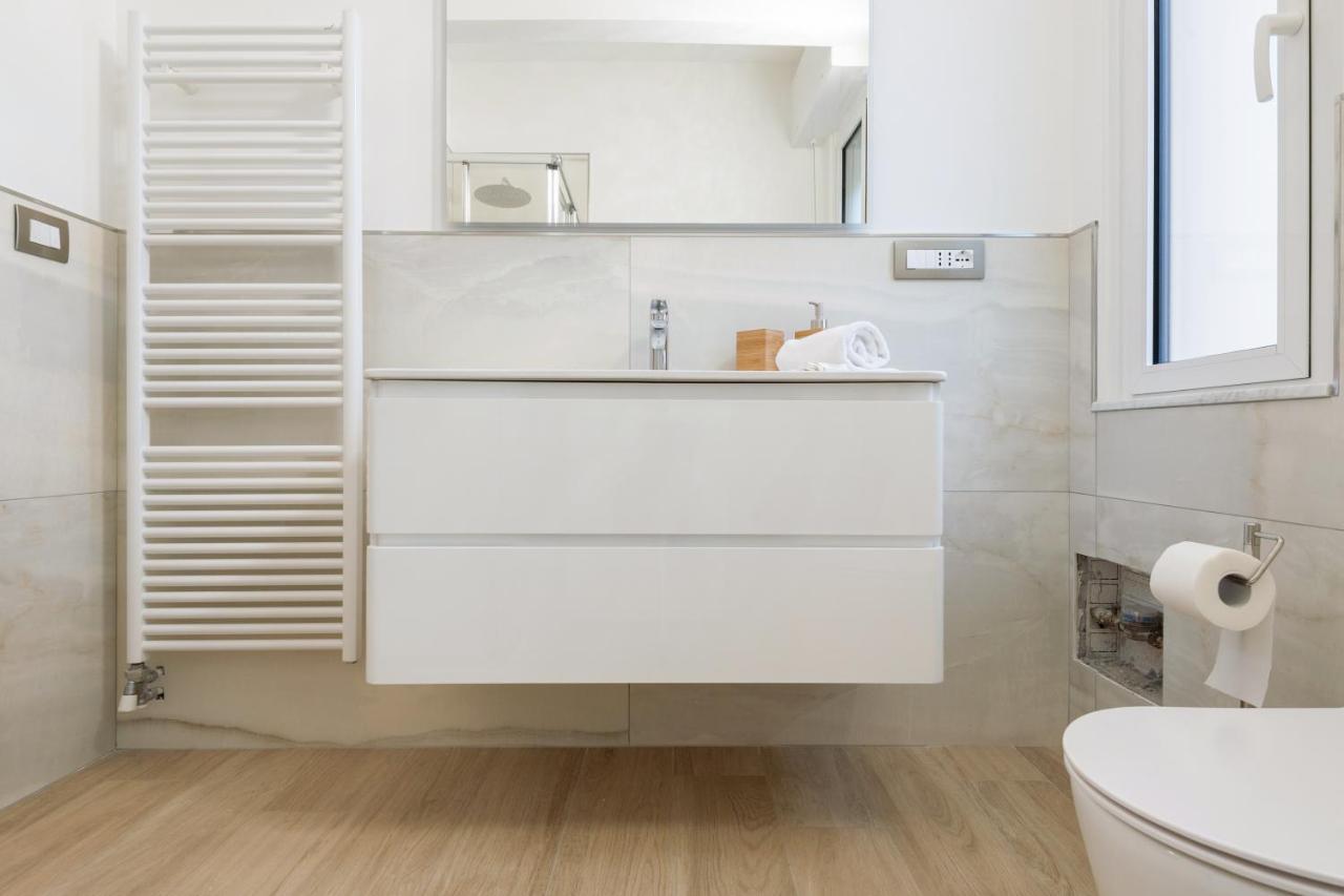 Modern Flat 250 Mt From The Sea - Albissola Marina Apartment Exterior photo